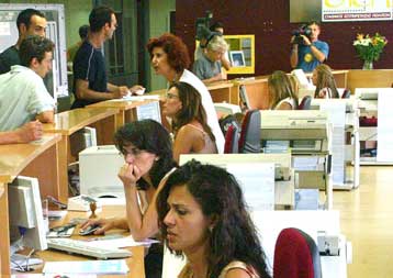 Υποβολή περιοδικών δηλώσεων ΦΠΑ σε μηνιαία βάση μελετά το υπουργείο Οικονομικών