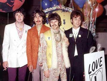 Ανέκδοτο βίντεο δείχνει τους Beatles να ερμηνεύουν Rolling Stones