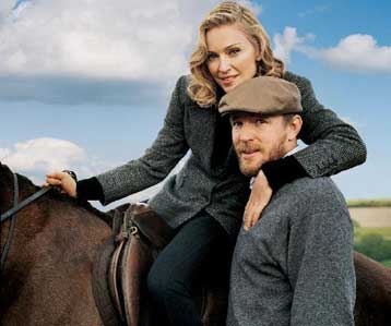 Με… πτώση από άλογο γιόρτασε τα 47α γενέθλιά της η Μαντόνα