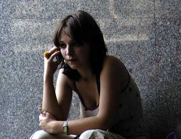 Αποσύρονται από την αγορά επικίνδυνοι φορτιστές κινητών τηλεφώνων