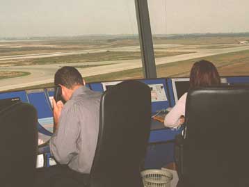 «Μαύρη τρύπα» 30 λεπτών στην προσπάθεια των ελεγκτών να επικοινωνήσουν με το Boeing