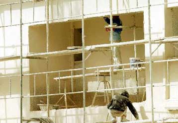 Οριακή αύξηση της οικοδομικής δραστηριότητας δείχνουν τα στοιχεία του πενταμήνου