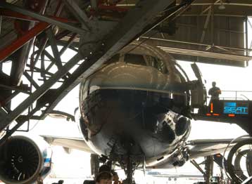 Αναγκαστική προσγείωση για Boeing 737 με πρόβλημα στο σύστημα αποσυμπίεσης