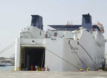 «Οδύσσεια» για τους επιβάτες του «Ταξιάρχη» από Χίο και Μυτιλήνη