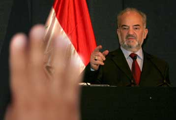 Διαφωνούν ακόμη οι σουνίτες σε δύο άρθρα του νέου ιρακινού Συντάγματος