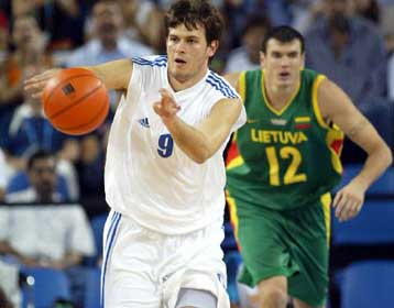 Στη Ντιναμό Μόσχας συνεχίζει την καριέρα του ο Φώτσης