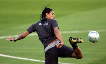 Τετραετές συμβόλαιο με την Αστον Βίλα υπέγραψε ο Μίλαν Μπάρος