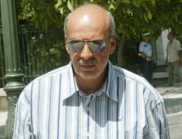 Σε θέσεις μάχης η αντιπολίτευση απέναντι στη ρύθμιση για τις δημοτικές εκλογές