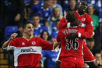 Προσωρινώς πρώτη η Μάντσεστερ Σίτι, πρώτη νίκη της Μίντλεσμπρο