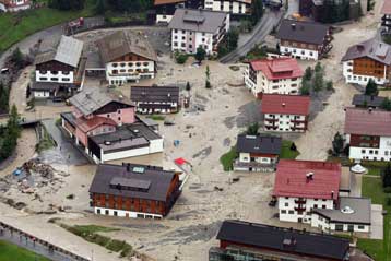 Καταστροφικές πλημμύρες με δεκάδες νεκρούς πλήττουν την Κεντρική Ευρώπη
