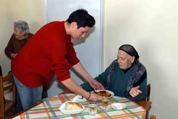 Προβλήματα στη λειτουργία πολλών οίκων ευγηρίας διαπίστωσε η Νομαρχία Αθηνών