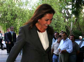 Διαφοροποίηση Μπακογιάννη για το 42% – Στήριξη Καραμανλή στην πρόταση Μεϊμαράκη