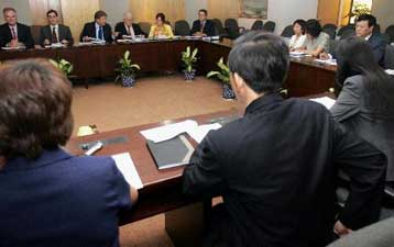 Συνομιλίες ΕΕ-Κίνας για τις εισαγωγές κλωστοϋφαντουργικών προϊόντων