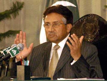 Σε θάνατο καταδικάστηκαν πέντε άνδρες για συνωμοσία δολοφονίας του Περβέζ Μουσαράφ