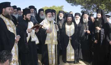 Τρισάγιο στη μνήμη των θυμάτων της αεροπορικής τραγωδίας τέλεσε ο Αρχιεπίσκοπος