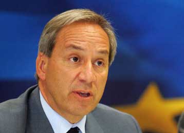 Σε αναζήτηση 5,5 δισ. ευρώ το οικονομικό επιτελείο για τη διετία 2005-2006