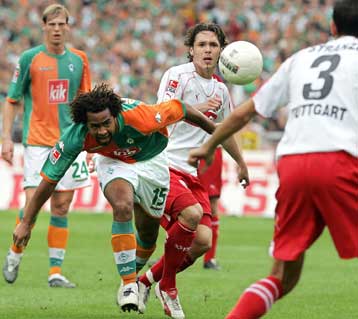 Ισοπαλία 1-1 παραχώρησε η Βέρντερ στην Στουτγκάρδη-Απώλειες για και Αμβούργο, Σάλκε