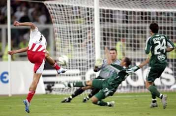 Ήταν απλώς μια νίκη λένε Σόλιντ, Πειραιώτες-Με 11 θα νικούσαμε, τονίζει ο Μαλεζάνι