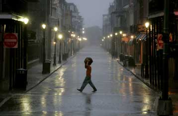 Πέρασε τη Νέα Ορλεάνη ο τυφώνας Κατρίνα – Επόμενος «σταθμός» η Αλαμπάμα