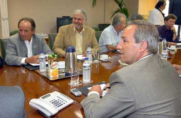 Διορθωτικό ποσό στους μισθούς και επίδομα θέρμανσης ζητά η ΓΣΕΕ