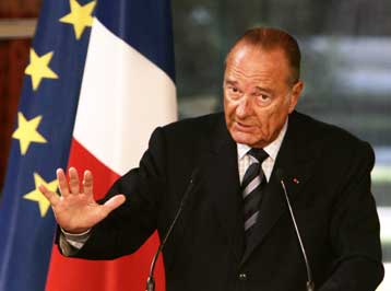 Με την απειλή παραπομπής στο ΣΑ, ο Σιράκ καλεί το Ιράν να αναθεωρήσει τη στάση του