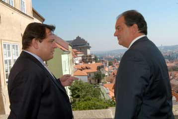 Προειδοποίηση Καραμανλή προς Τουρκία και ΠΓΔΜ για την ευρωπαϊκή τους πορεία