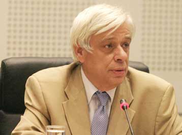 Εγκατάλειψη των υποσχέσεων για οικονομική αυτοδυναμία των ΟΤΑ καταγγέλλει το ΠΑΣΟΚ