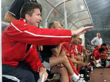 Περιχαρής ο Κόκκαλης, «προσγειωμένος» ο Σόλιντ, ενθουσιασμένοι οι φίλαθλοι