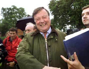 Σε εξέλιξη η «κούρσα» διαδοχής για την προεδρία των Τόρις