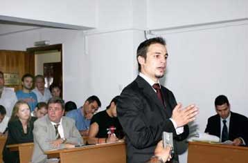 Δεν οπισθοχωρεί ο Νικολαΐδης-Έτσι μας αγάπησε, απαντά ο Χατζηχρήστος