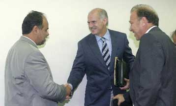 Επαφές Παπανδρέου με παραγωγικούς φορείς της Βορείου Ελλάδος