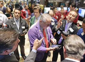 Με πτώση έκλεισε η χρηματιστηριακή εβδομάδα σε Γουόλ Στριτ και Ευρώπη