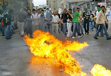 Εκτεταμένα επεισόδια Κούρδων διαδηλωτών με την τουρκική αστυνομία στην Πόλη