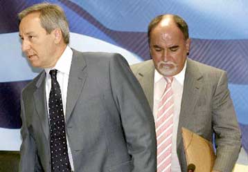 Kαταργείται η θεώρηση των τιμολογίων στην εφορία