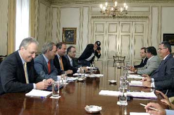 Το άνοιγμα της «ψαλίδας» στην τιμή των προϊόντων έθεσε η ΠΑΣΕΓΕΣ στον Κ.Καραμανλή