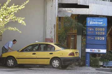 Ξεπέρασε το ένα ευρώ η μέση τιμή της αμόλυβδης βενζίνης