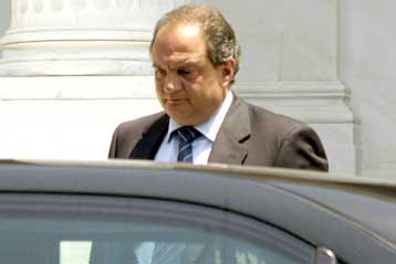 Παροχές χωρίς μεγάλο κόστος αναζητεί η κυβέρνηση εν όψει της ΔΕΘ