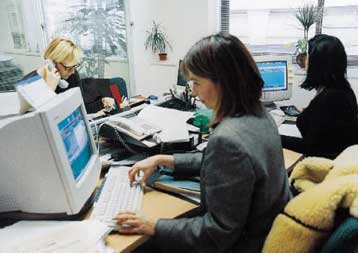 Φοροελαφρύνσεις 400 εκατ. ευρώ το 2005 για τις επιχειρήσεις