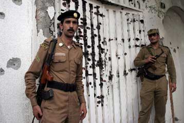 Μήνυμα Ζαρκάουι για «αντίσταση» στη Σ.Αραβία εν μέσω συμπλοκών αστυνομίας-ισλαμιστών