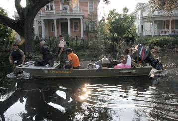 Ο Μπους επικεφαλής έρευνας για την αντίδραση του κρατικού μηχανισμού στον κυκλώνα