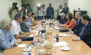 Η συμπεριφορά της κυβέρνησης αποθράσυνε τους βιομηχάνους, καταγγέλλει η ΓΣΕΕ