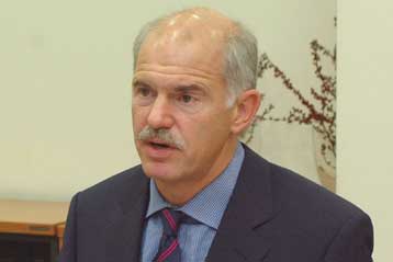 «Κίνηση πανικού» χαρακτηρίζει ο Γ.Παπανδρέου τη διαγραφή του Β.Πολύζου