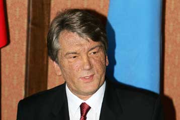 Διέλυσε την κυβέρνηση της Ουκρανίας ο Γιουστσένκο μετά τις παραιτήσεις ανώτατων στελεχών