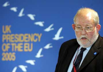 Αντιδρούν οι εταιρείες τηλεπικοινωνιών στην τήρηση λίστας τηλεφωνημάτων και e-mails