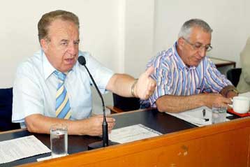 Ένταση από νοσηλευτές που προσπάθησαν να συναντηθούν με τον Ν.Κακλαμάνη