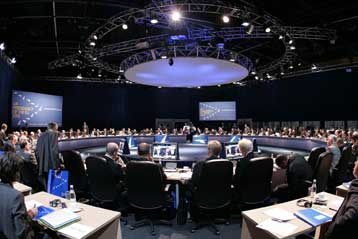 Επίδομα θέρμανσης για λίγους σκέφτεται η κυβέρνηση, με οικονομία στα υπουργεία