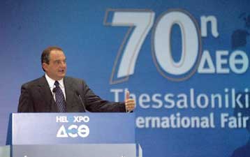 Αρση της «μονιμότητας» στις εισηγμένες ΔΕΚΟ ανακοίνωσε ο Κ.Καραμανλής