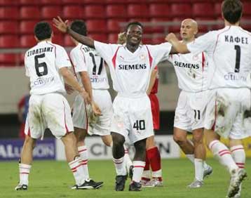 Ο Ολυμπιακός σάρωσε τον Πανιώνιο (5-0)-Ο Ουντέζε «ισοφάρισε» για τον Ατρόμητο