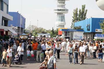 Κριτική από ΚΚΕ και ΣΥΝ στις δηλώσεις Καραμανλή από τη ΔΕΘ