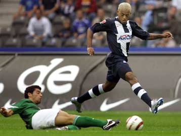 Μέχρι το 70 άντεξε η Βόλφσμπουργκ στην πίεση της Χέρτα-Νίκη της Ντόρτμουντ με Ρίκεν